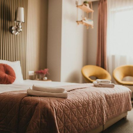 Hotel Wroblewscy เชราดซ์ ภายนอก รูปภาพ