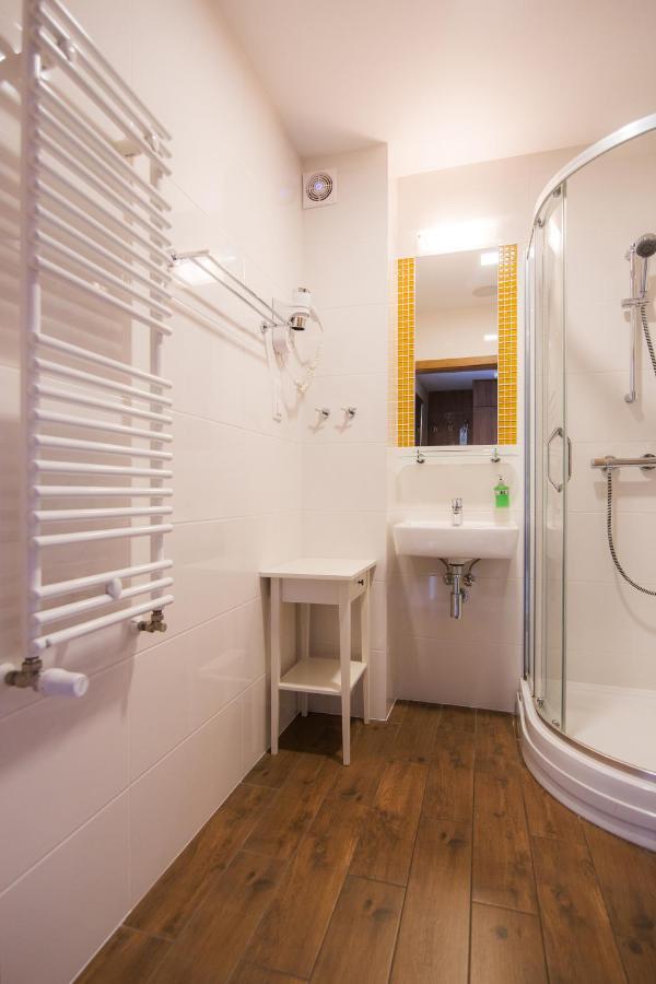 Hotel Wroblewscy เชราดซ์ ภายนอก รูปภาพ
