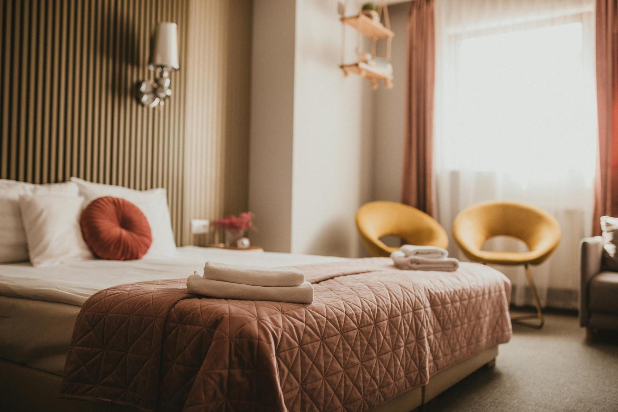 Hotel Wroblewscy เชราดซ์ ภายนอก รูปภาพ